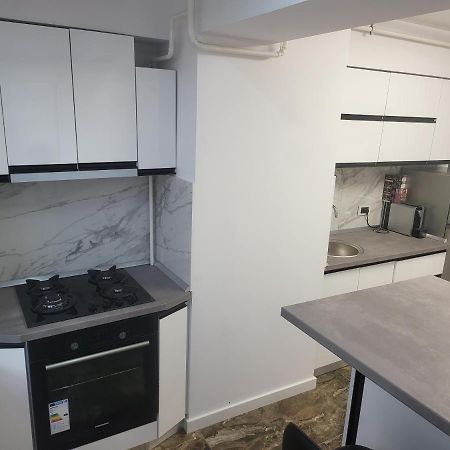 Apartament Bloc Nou - Self Check In - Free Parking Craiova Exteriör bild