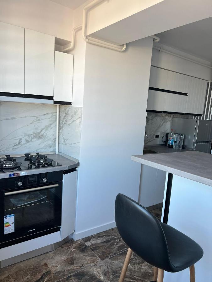 Apartament Bloc Nou - Self Check In - Free Parking Craiova Exteriör bild